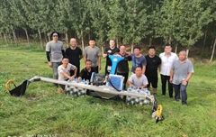 2019年，山东东营市黄河河务局采购一台德国坡厉斜坡割草机。